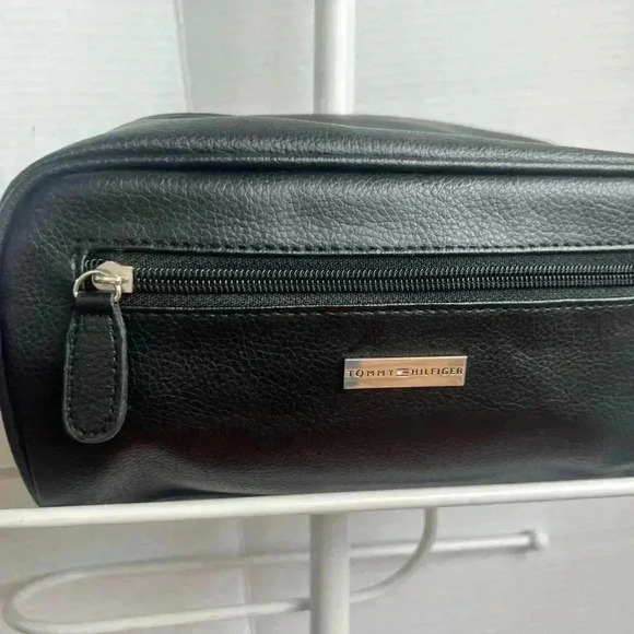 Tommy Hilfiger Black Travel Toiletry Bag - Picture 3 of 6